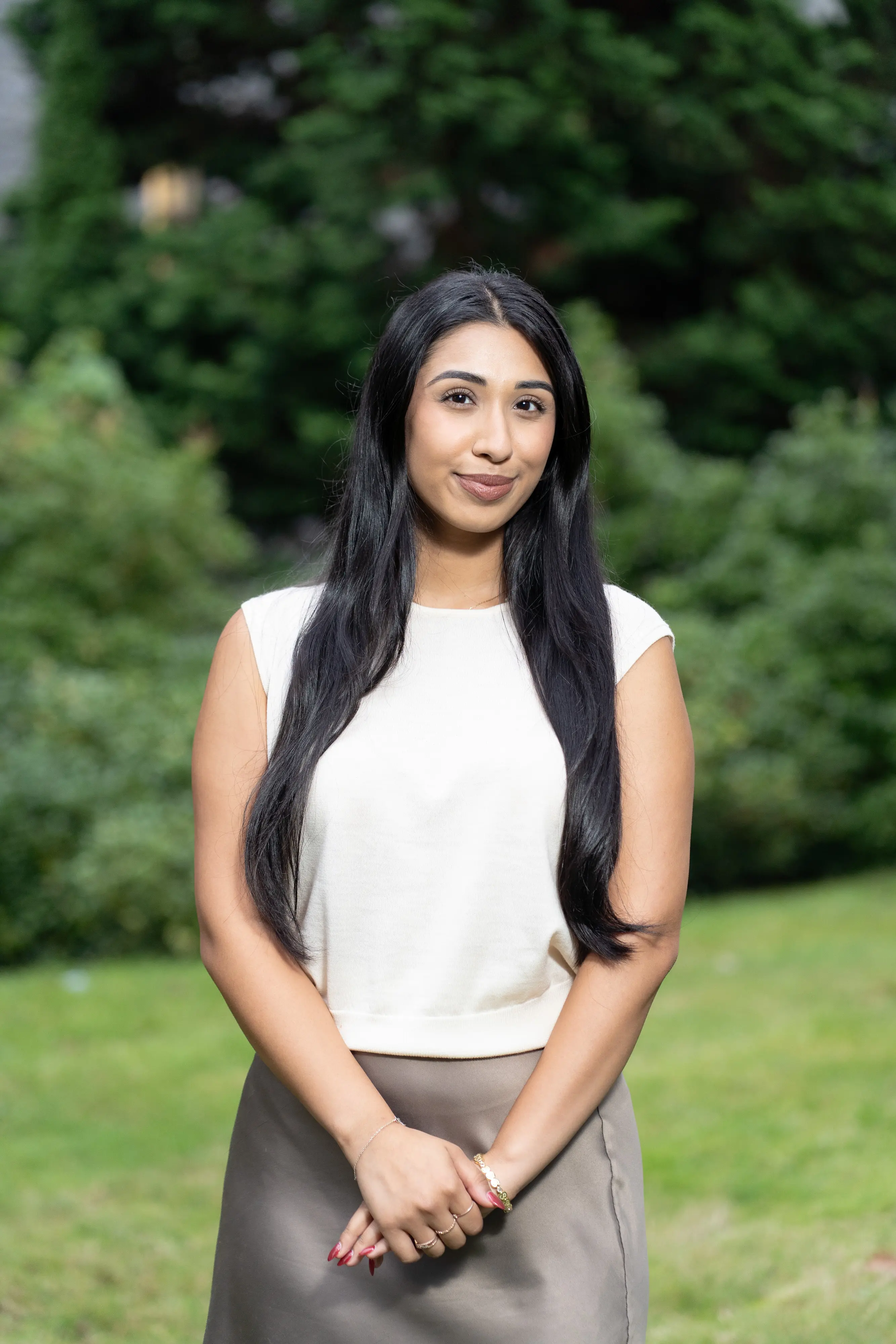 Gia Khanna headshot